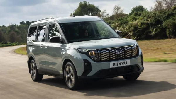 Ford e-Tourneo Courier