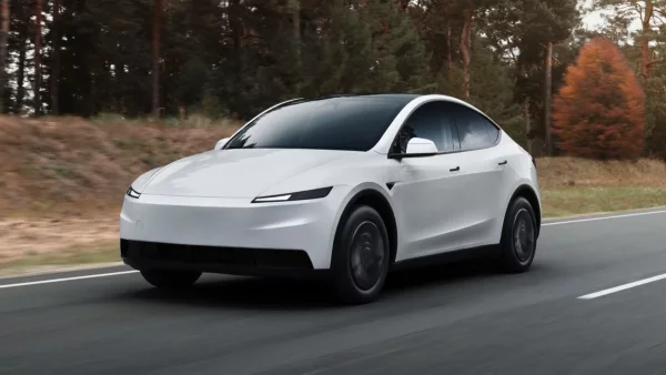 Tesla Model Y Standard Grande Autonomie Propulsion (Juniper)