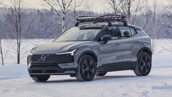 Volvo EX30 Cross Country P5 Long Range